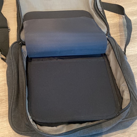 Disney The Nightmare Before Christmas Pin Bag - Picture 4 of 12